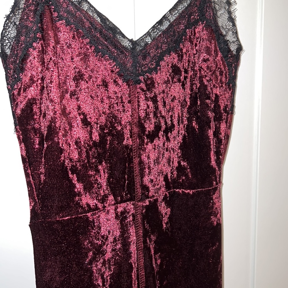 Velour fitted lace dress